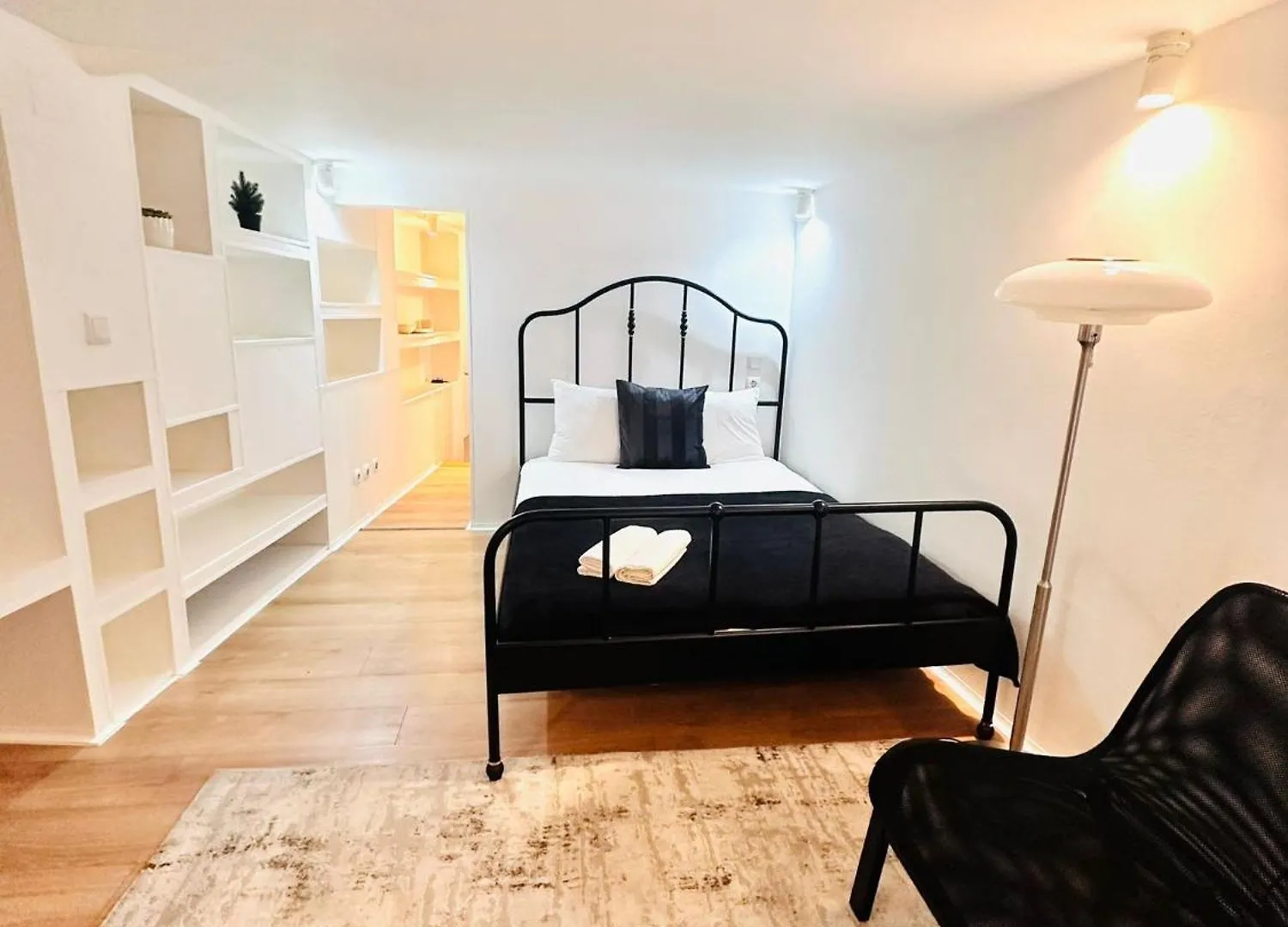 Central Lisbon Flat, Best Location In Town