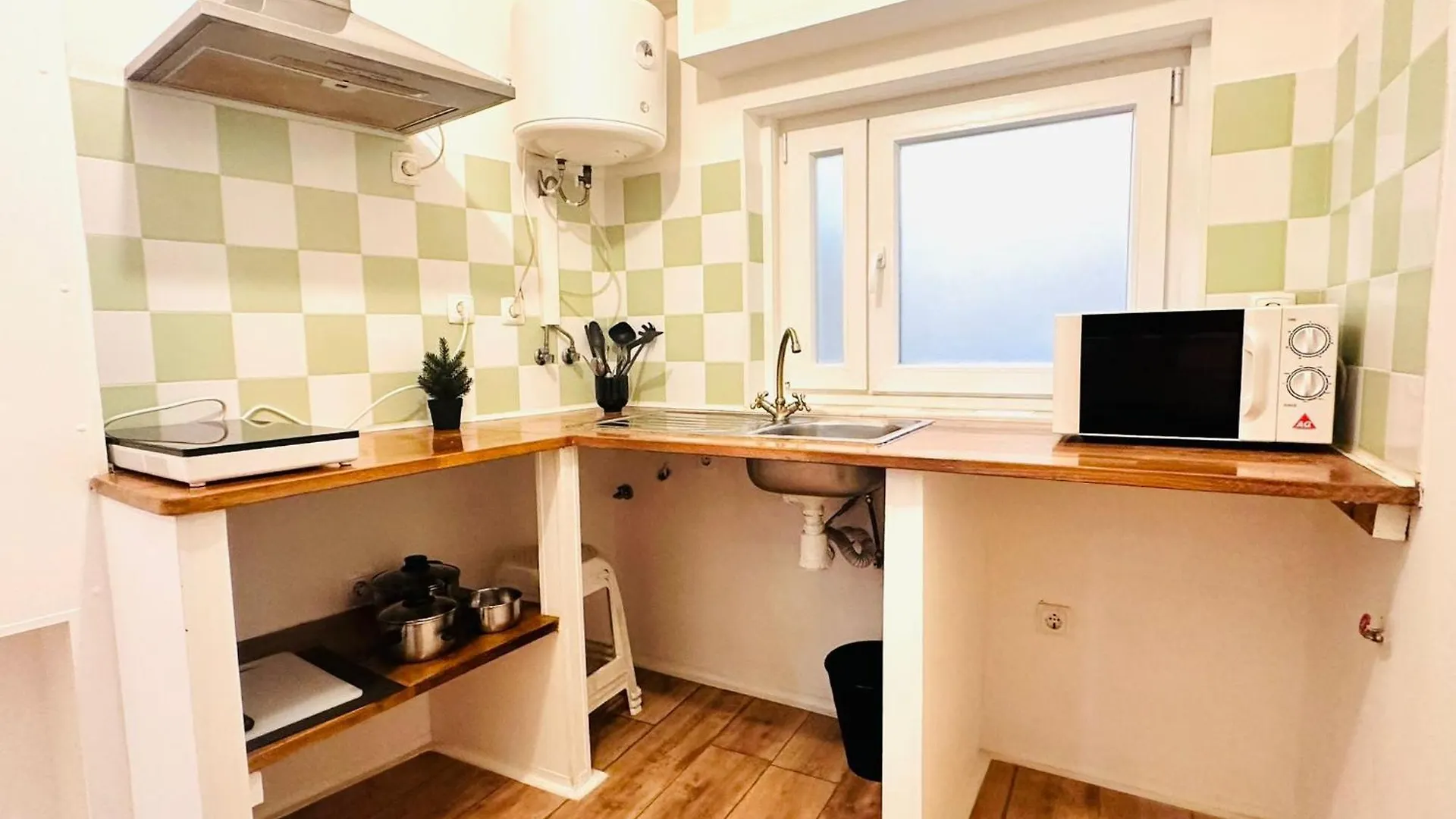 Central Lisbon Flat, Best Location In Town Portugal