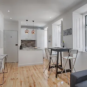 Bmyguest - Real Charming Apartamento